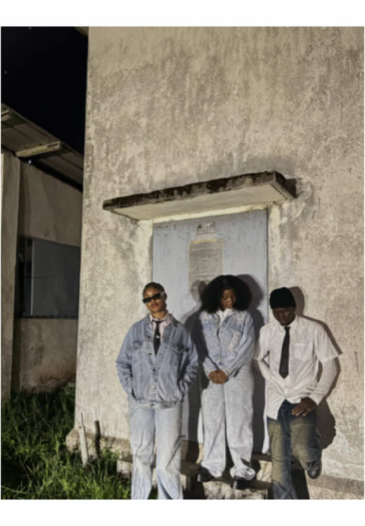 Style rises even when sunsets  #ART  Denim jeans are available  In collaboration with @The denim plug🔌|Buea🇨🇲    Instagram :237_maestro  #camerountiktok🇨🇲 #streetwear #fashion #outfitoftheday #photography #customdesigner #contentcreator #fyp #foryoupage #denimjeans #models #loveyou @Celeste_victorien🇨🇲 @Yombi_bk 🍷 @MR PRESTIGE DRIPTEACHER 💧 #scout #culture 