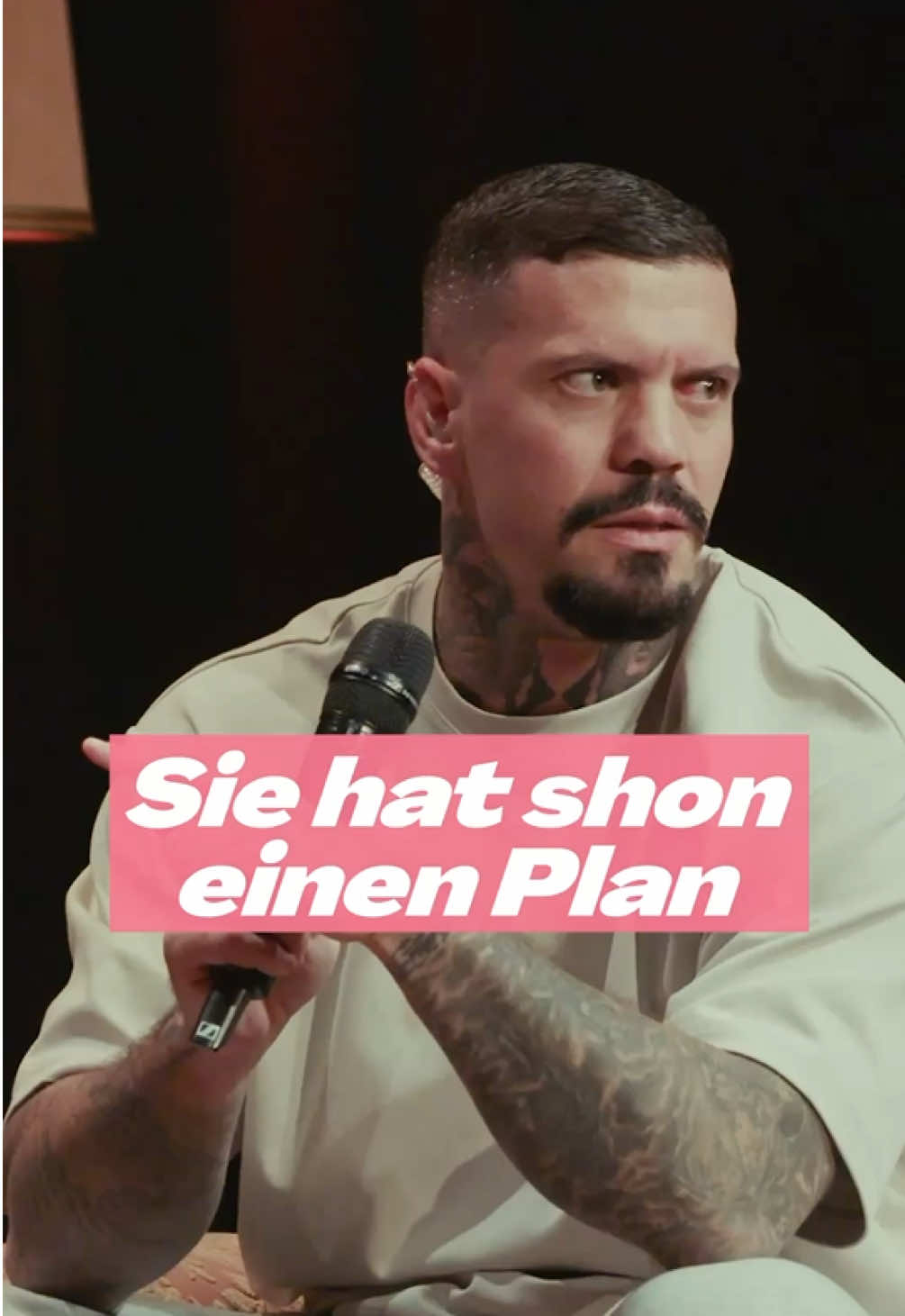 She‘s quick! 😂 Folge 3 jetzt online #blinddates #emmveecomedy 