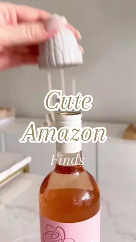 The water globes actually really help if you don’t have a green thumb or leave home often!  #plant #cutefinds #amazonhome #homefinds #cutethings