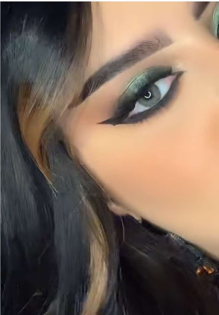 #explore #explorepage #viral #makeup #makeuptutorial #fyp #foryoupage #tutorial #artist 