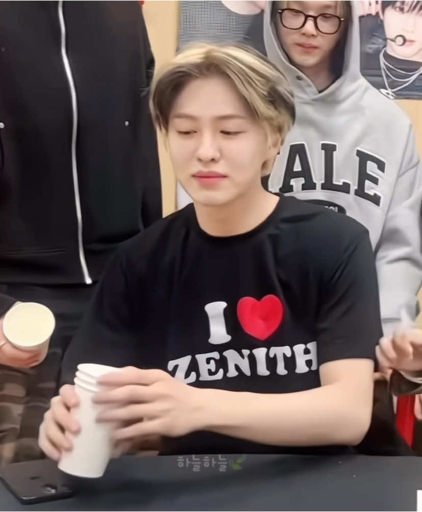 วาสนา zenith ที่มีศิลปินคลั่งรักแฟนคลับขนาดนี้555555555555555555 #EPEX #이펙스 