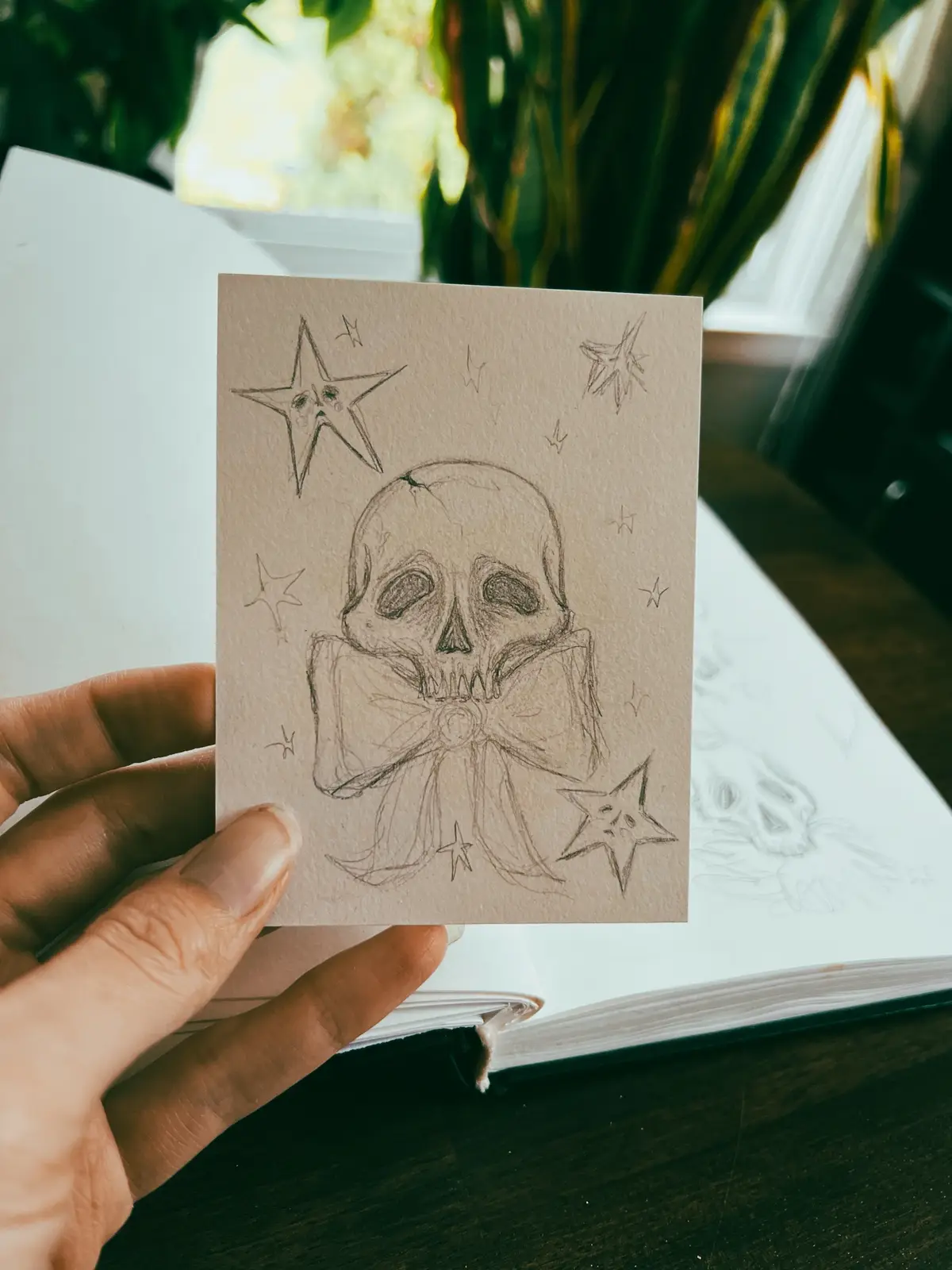 Normalizing process photos because frankly, I work slow and just don’t have finished work to share all the time. So enjoy this sketchy skull for now #spookyartist #whimsigothic 
