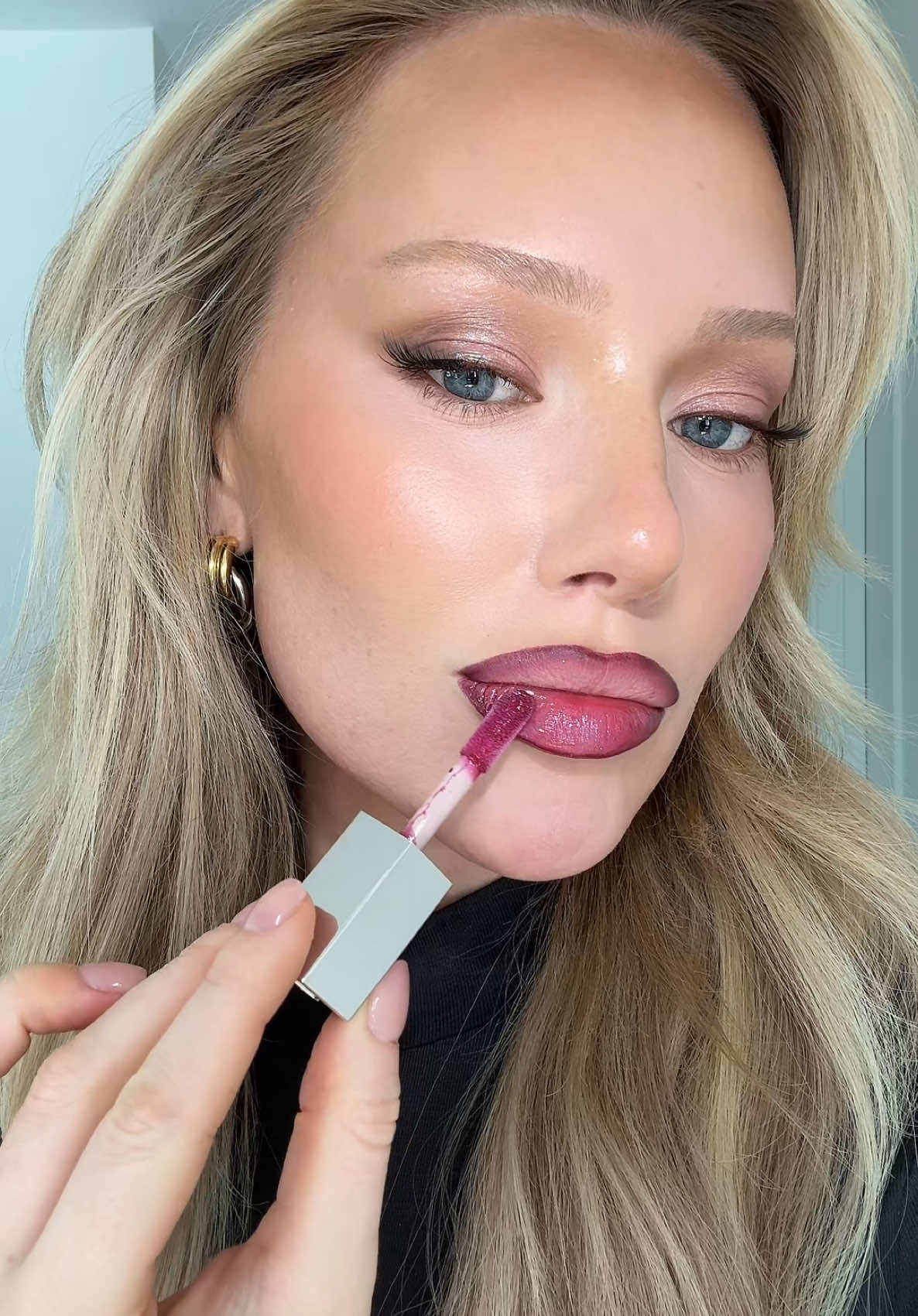THIS LIP 🍇  @Fenty Beauty FUCHSIA FLEX gloss bomb @maccosmetics NIGHTMOTH lip pencil