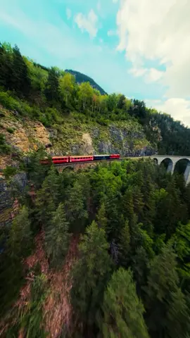 #Switzerland #cinematic #drone #train #paisagem #4k #switzerland🇨🇭 ⌚️🇨🇭