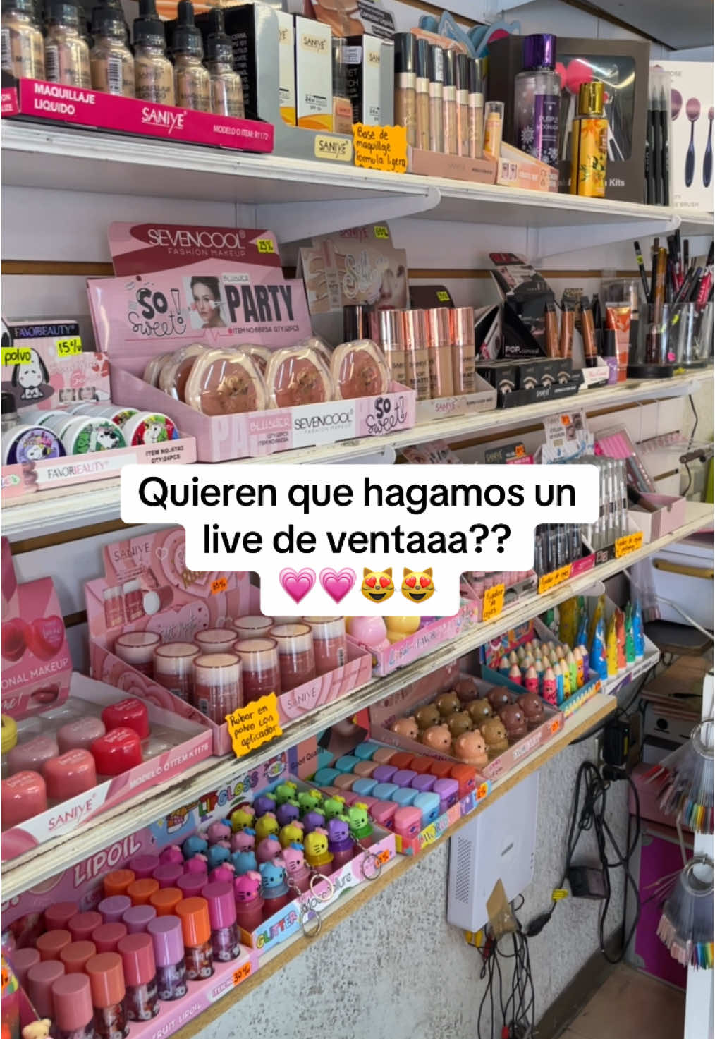 Díganme si quieren que hagamos un live 😻 Recuerden que tenemos envíos a toda la república 📦 Tienda física en Morelia 💗 #ventas #cosmeticosgissel #makeup #cosmetics #emprendimiento #ventasonline #ventatiktok #fyp #morelia #moreliamichoacán 