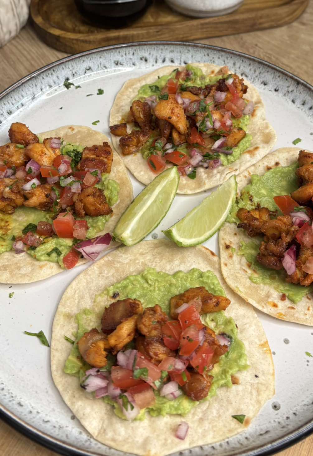 Had to share these chicken tacos with you! 🌮🍋‍🟩 (Link in bio for full recipe 🔗) #EasyRecipe #chickentacos #cooking #cookwithme 