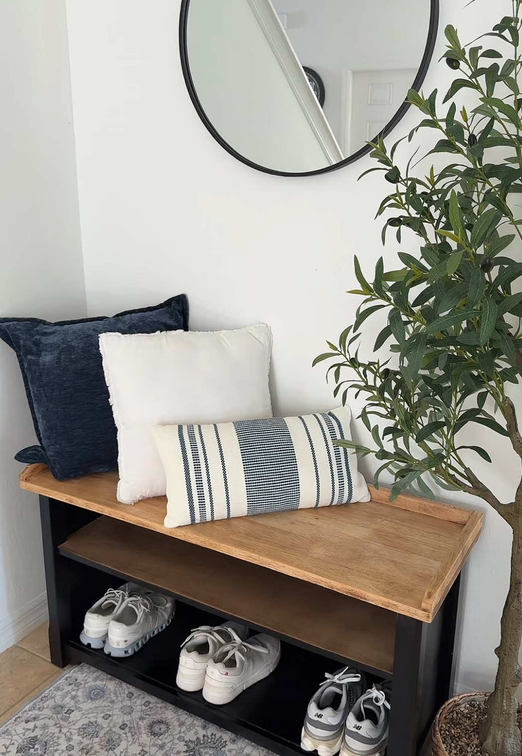 Took me 3 hours ✨ how does it look?? Comment down below⬇️ #furnituremakeover #design #makeover #algorithm #tiktokfurniture #fyp 