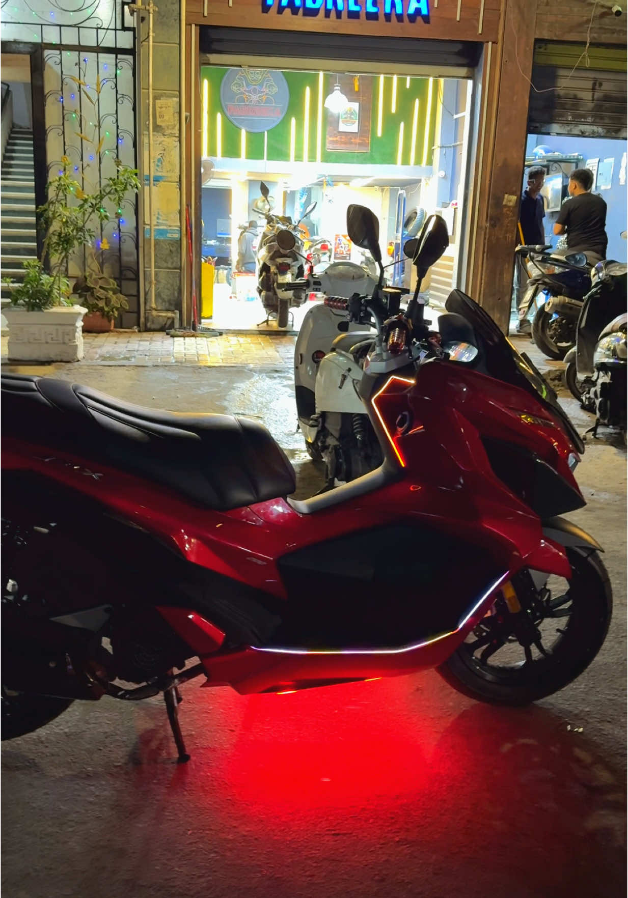 #fabreeka #nouralaa #t777 #motorcycle #اسكوتر #مايفسده_الطريق_يصلحه_فابريكا #اسكوتر #ls2 #sym  @FABREEKA scooter service 
