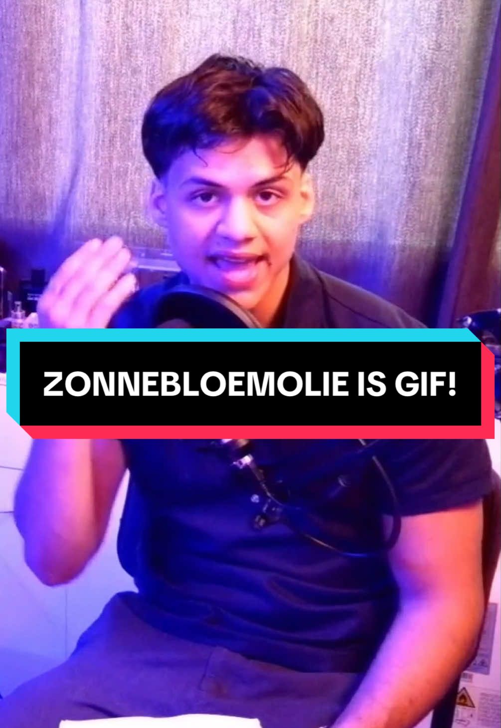 ZONNEBLOEM OLIE IS GIF! Waar staan wij als Wakker Podcast voor? We zijn de enige podcast die jou wél laat nadenken🤔 Wakker podcast staat het ontwaken van je geest, sterker worden (mentaal of fysiek) Ik interview daarom mensen met talent, skill of discipline. Ook behandel ik controversiële wereld problemen en veranderingen. Hier telt jou mening nog wél🤷‍♂️ Voel jij je aangesproken en denk je dat je wat te vertellen hebt? Dm mij nu📥 #twitchlive #wakkerworden #fyp #live #nederlands #wakkerpodcast #stocisme #nederlandsepodcast #twitchclips #vrijheid #viralvideos #nofilter #masculinity #wakeup #speech #politiek #mindsetmotivation #motivatie #motivationalvideo 