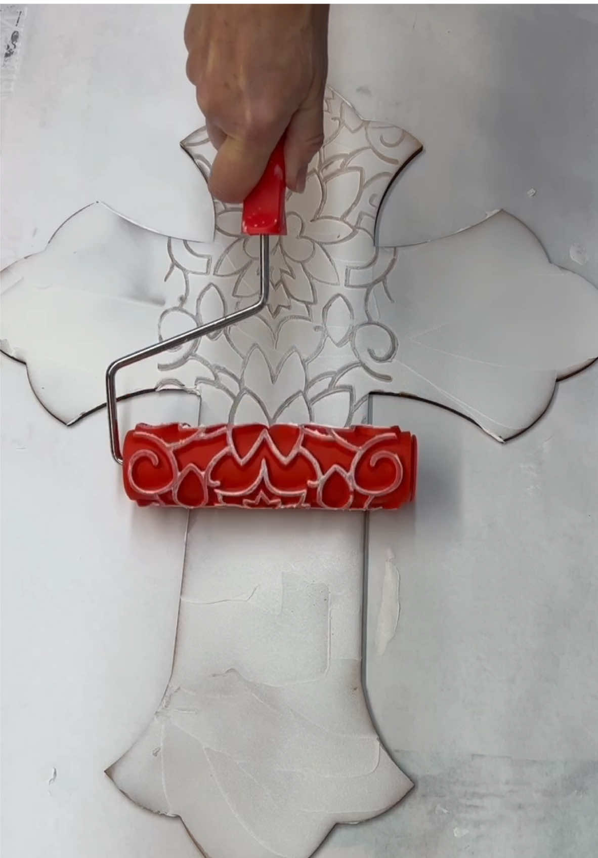Our Fauxy Rollers & Texture Medium are the perfect pairing to create beautiful designs and texture! #diycraftideas #craftsupplies #craftingtutorials #diycraft #diyproject #craftersoftiktok #crafty #craftlover #crafters #diyer #crafting #craftingtiktok #diytutorial #texture #texturedart 