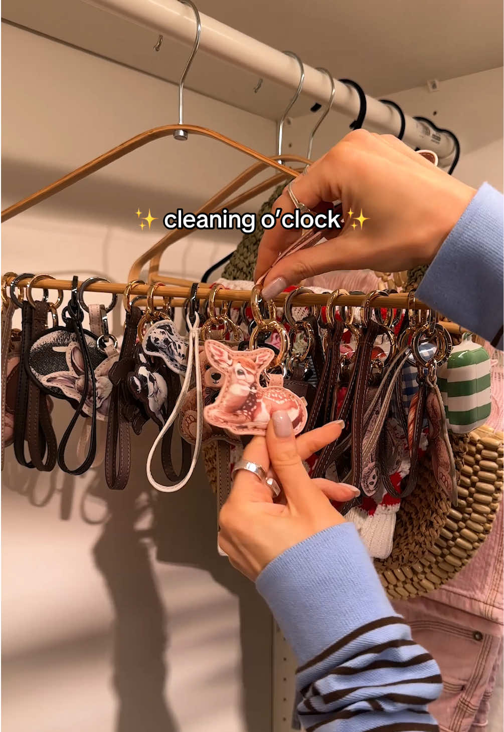 If cleaning was a personality trait… #asmr #burga #closet #outfit #cleaning #organizing 