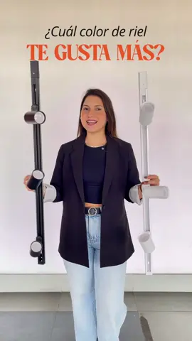 Nuestro Pack de riel  en blanco y negro es perfecto para hogares, oficinas o locales. Ajusta, dirige y crea la atmósfera ideal ✨. Cada pack incluye: ✅ Un riel de un metro. ✅ Tres focos porta GU 10. ✅ Tres ampolletas que las puedes elegir entre cálida y fría.  Encuéntralo en el color que prefieras en dekorachile.com o en nuestra tienda en Club Hípico 4676, piso 2, local 11C. PAC. ⚠️ ¡Muy pocas unidades disponibles! ⚠️ #focos #iluminacionideal #iluminacionparaoficinas #dekorachile