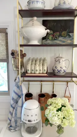 Kitchen goodies . . #shelfie #fyp  #farmhousekitchen  #cottagecore  #cottagecoreaesthetic  #antique  #springdecor  #frenchstyle  #frenchbrocante  #brocante  #vintagefinds  #thrift  #thrifting #tureen #olivespoon  #stuze  #copper #hydrangea 