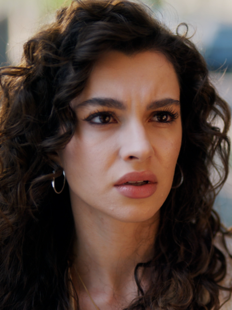 “En azından seni gibi katil değiliz!” 🌪 33.⁠ ⁠⁠Bölüm Tanıtımı ✨ #BirGeceMasalı yeni bölümüyle Salı 20.00'de atv’de! @atv