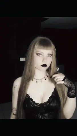 #CapCut 🖤🦇 #makeup #pourtoi #pourtoiiiiiiiiiiiiiiiii #cheveuxblonds #cheveuxnaturels #cheveuxlong #gothicstyle #pourtoii #tatouage #gothgirl #gothique #maquillage #outfit #gothiquegirl #gothiques #tattoo 