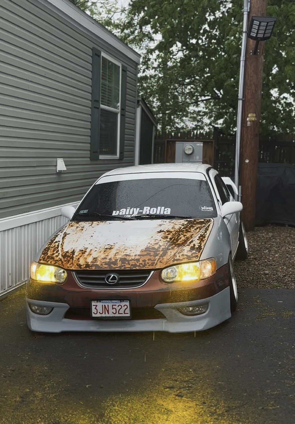 Hey does anyone know where I can find the fog light bulbs, mine burned out, and I can’t find them. Let me know please 🙌🏻#dailyrolla98 #dailyrolla98garage #8thgencorolla #cars #fyi #detailingcars #teamwork #bosllaautolighting #boslla #foglights 