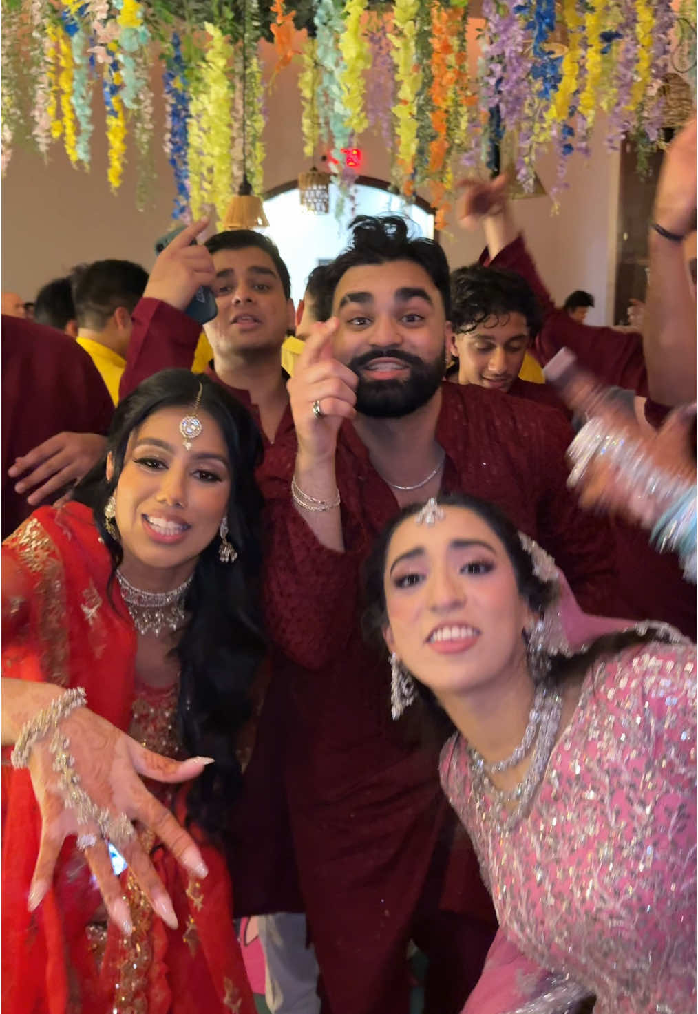 Our anthem that’s how you know we’re from Chicagoooooo #fyp #mehndidance #mehndinight #shaadiseason #kingvon 