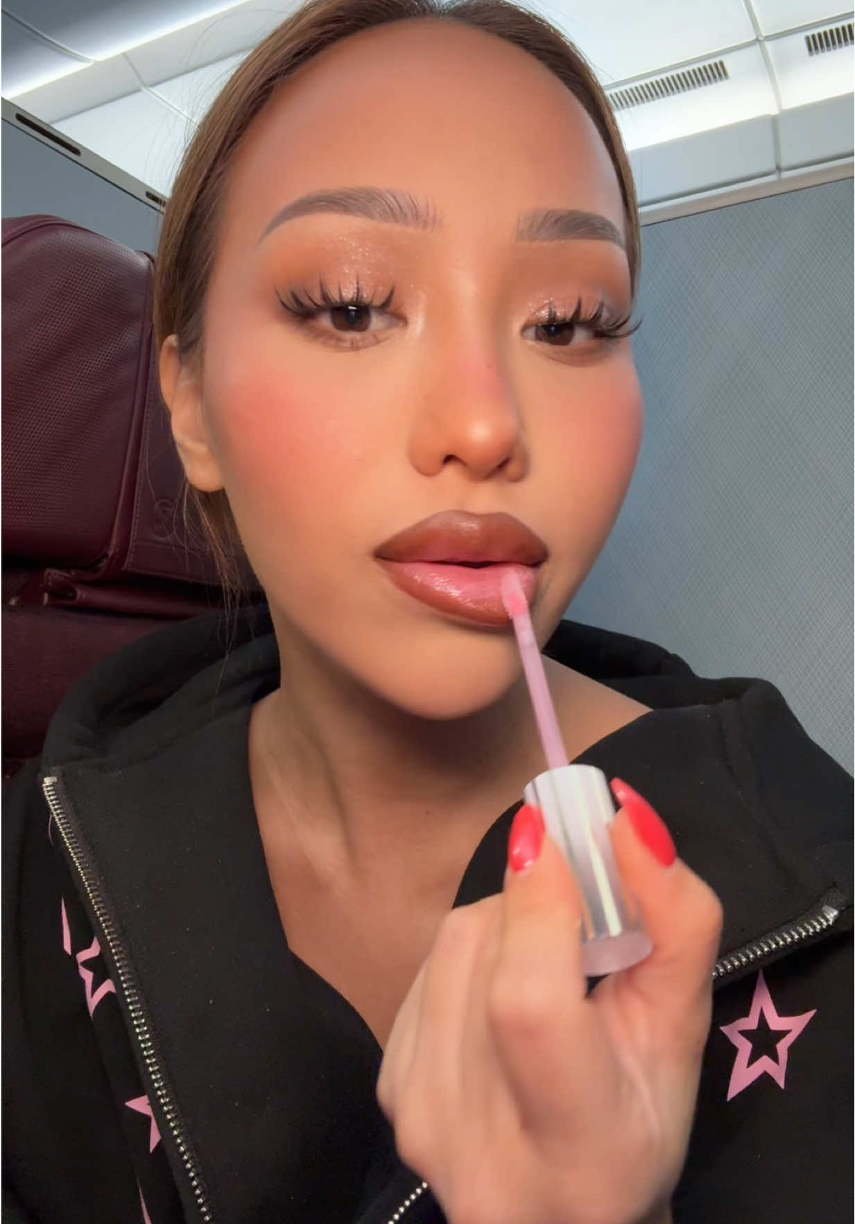 grwm on the plane 🇯🇵✈️ #makeup 