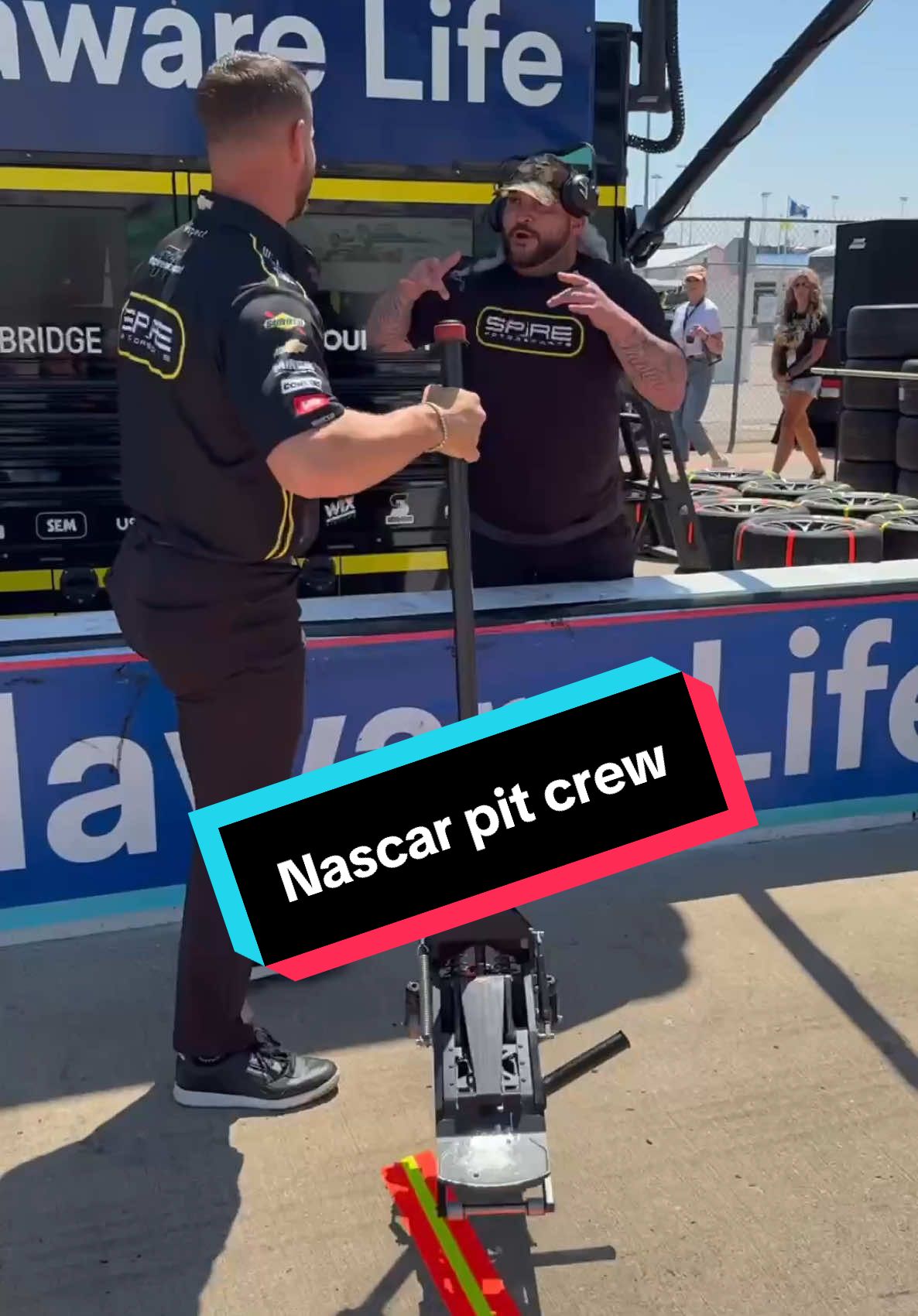 You got to get ur Jacks in and get ur Jacks out 😂 @nascar #comedy #nascar 