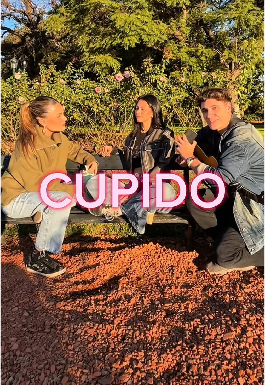 Las chicas de @sakura son amigas o hay amor romantico aca? #cupido 