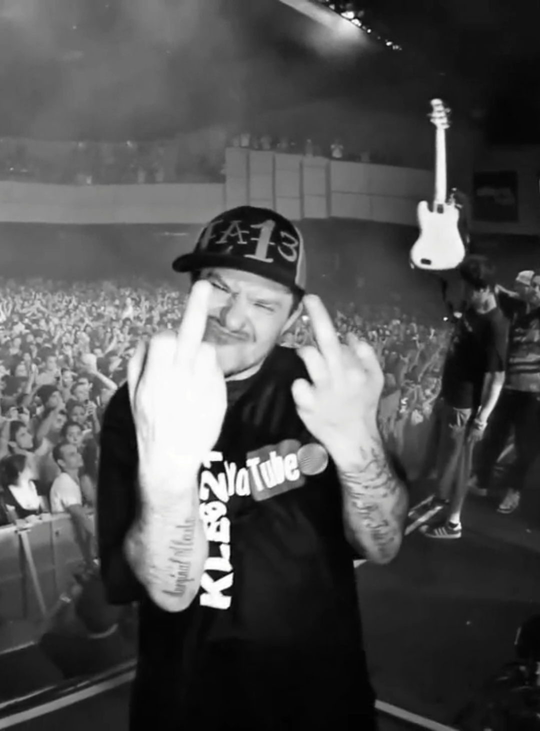 Alexandre Magno Abraão.🤍 #charliebrownjr #champignon #skate #rocknacional #choraoeterno #lafamilia013 #grazon #legado #cbjr #chorao #saudades #marginal #eterno #eterno 