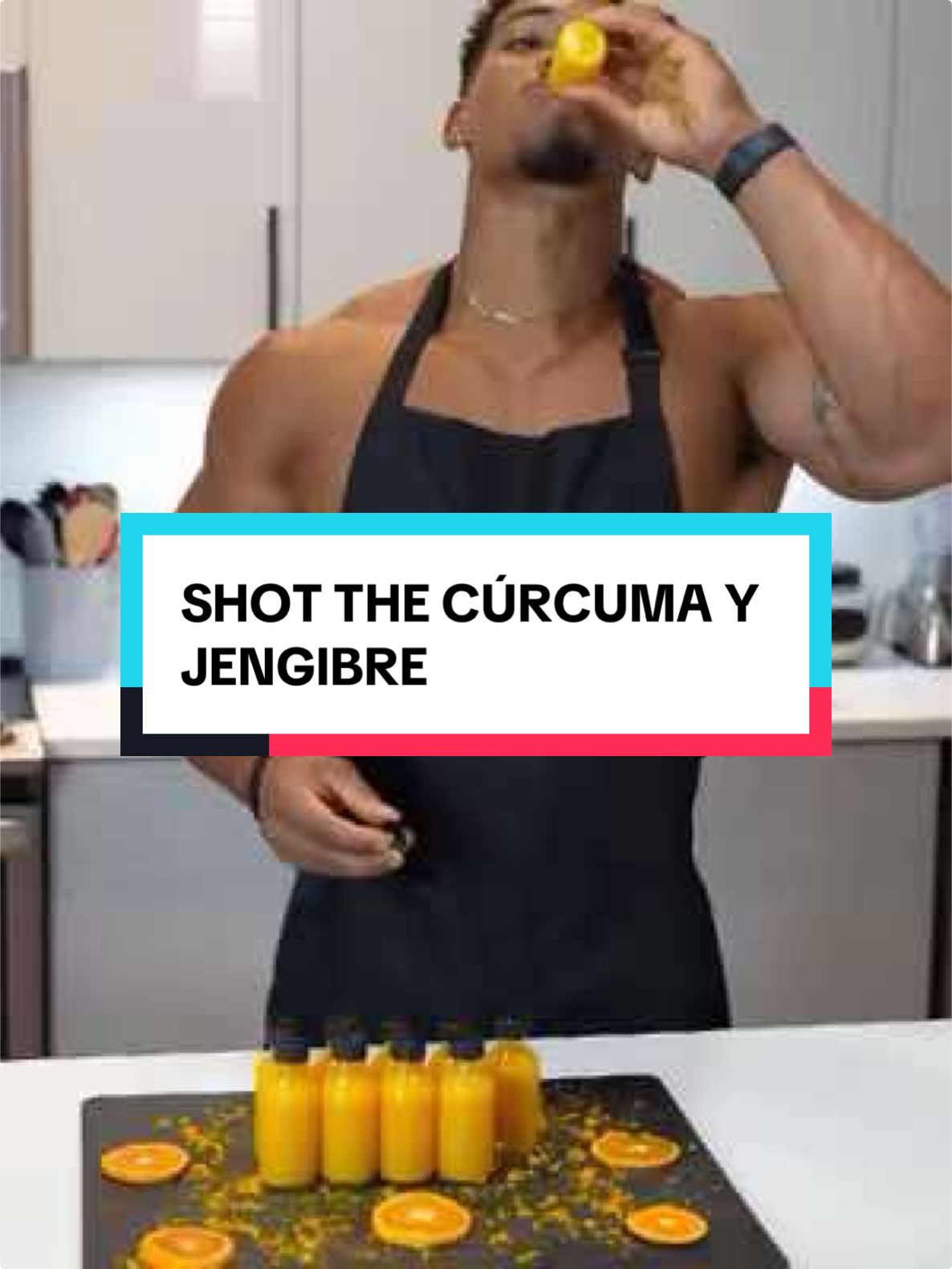 🫚Shot De Cúrcuma y Jengibre  💬 ¿Desde dónde nos estás viendo? Cuéntanos en los comentarios ✋ ¿Quieres empezar a transformar tu cuerpo? Comenta la palabra “AYUDA” 📲 Síguenos en y TikTok para optimizar tu salud #salud #alimentos  #consejos #vidasana #frutas 
