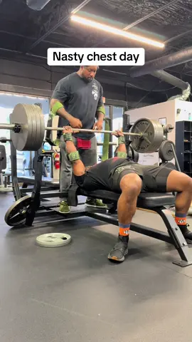 Big dawgs eat…💪🏽💪🏽 #Fitness #fitnessmotivation #FitTok #gym #GymTok #musclebuilding #weightlifting #gymmotivation #fit #gains #hardwork #beastmode #consistency #bodybuilder #bodybuildingmotivation #workout #strong #chest #chestday #benchpress #fyp #fypシ 