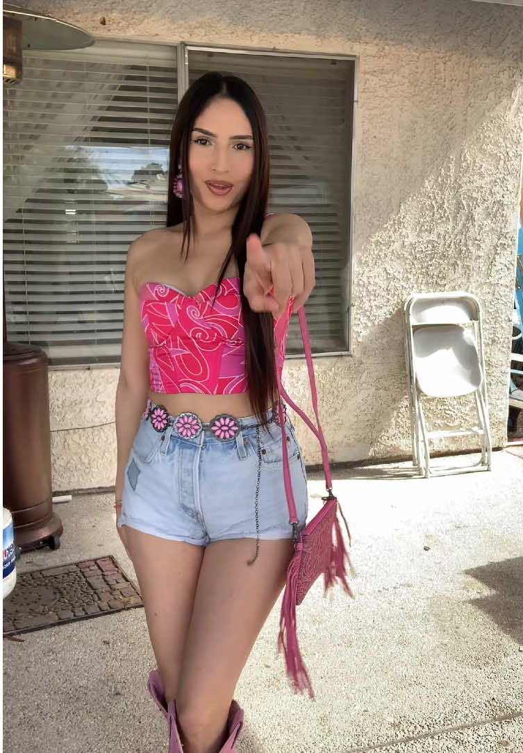 Pretty little baby💗 #fyp #ootdinspo #westernfashion #western 