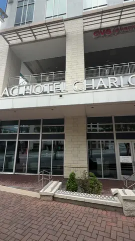 I was looking for that Queen City energy, so I stayed where the crown fits, in this King Junior Suite with sofa bed and balcony at the AC Hotel Charlotte in Uptown. #Weekendgetaway #TravelwithLita #TravelInsider #QueenCity #Charlotte #Uptown #ACHotelCharlotte #TravelLife #Suite #Balcony #skylineviews