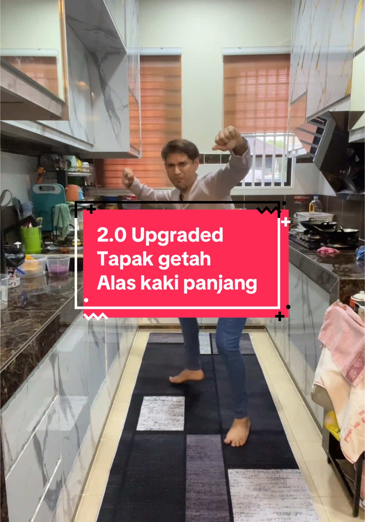 Alas kaki memanjang long runner bawah getah 100% anti slip kte dah upgrade sejak bulan May 2025 ❤️#alaskaki #runner #longrunner #alaskakidapur #alaskakimurah #alaskakiantislip 