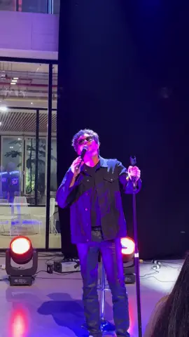 Volverás a amar, es cierto Te enlazarán otros brazos Vivirás amaneceres Entrará luz en tu cuarto @Andrés Cepeda  #cepeda #concerts #fyi #besosusados #bogotá 