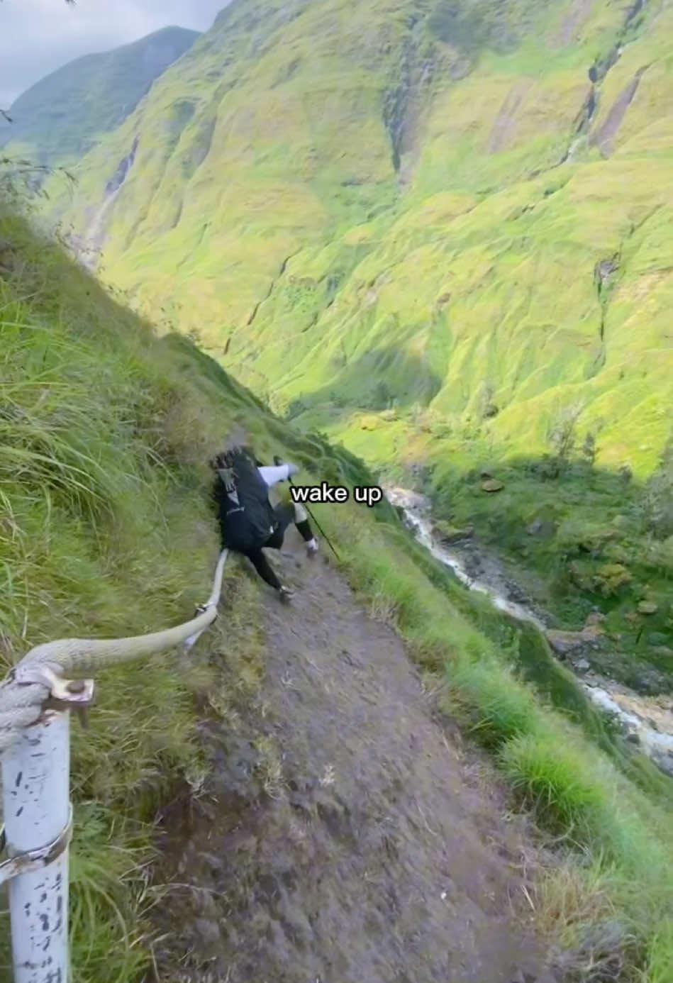 Kalau aja gak pegangan udh gak bisa wake up lagi😭 #CapCut #gunung #rinjani #fyp #rinjanimountain #treveling #lombokviral 
