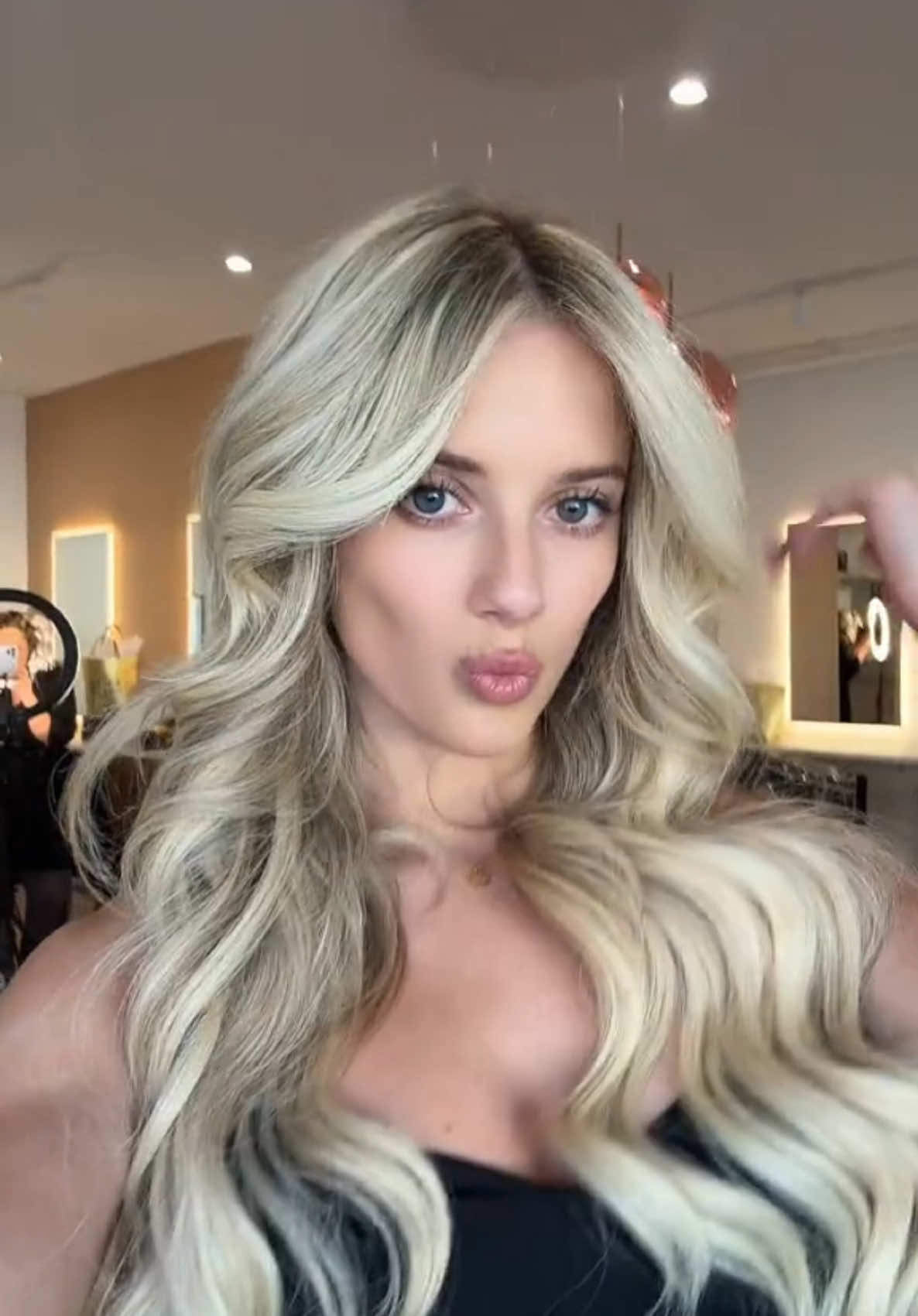 SHES BLONDE👸🏼 @Kacey Welch 