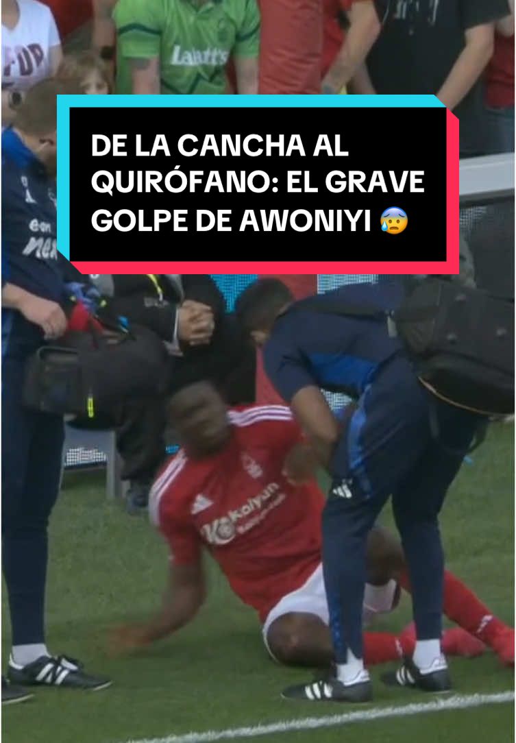¡LA JUGADA QUE CONMOCIONÓ AL FÚTBOL INGLÉS! 🙏⚽️ #Awoniyi sufrió un golpazo contra el palo en el empate 2-2 entre #NottinghamForest y #Leicester: tuvo que ser intervenido de urgencia y quedó en coma inducido 🏥  ▶️ Más 🏴󠁧󠁢󠁥󠁮󠁧󠁿 #PremierLeague en #DisneyPlus #TikTokDeportes #Futbol