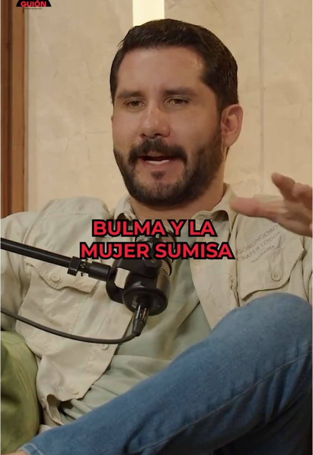 Bulma podría señalada por amar y acompañar, pero nunca dejó de ser la más fuerte en su forma. . . . . . . . #DragonBall #Bulma #Goku #Vegeta #Mensaje #MujerSumisa #SinGuion