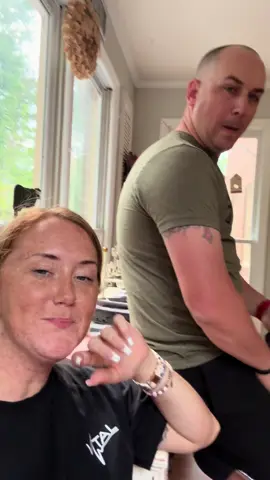 I love his dedication 🤣🤣🤣