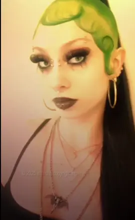 #CapCut #capcu #capcut #edit #pretty #horrortok #analoguehorror #uncanny #vampireteeth #scary #analoghorror 