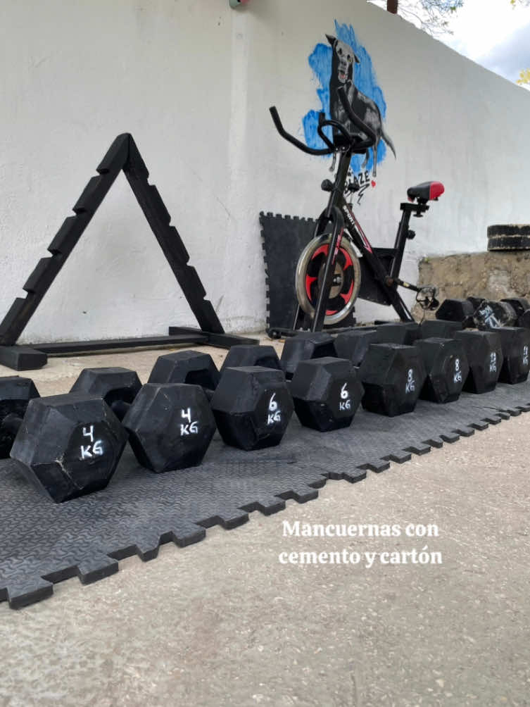 Mancuernas hechas con cemento y cartón 😍🏋🏻 así puedes hacer las tuyas ✅ ig:@yumary.21  #paratii #paraty #fyp #fypシ゚ #fypp #videoviral #viralvideos #ejercicioencasa #ejercicio #motivacion #motivacional #pesascaseras #girlpower #yumary21 