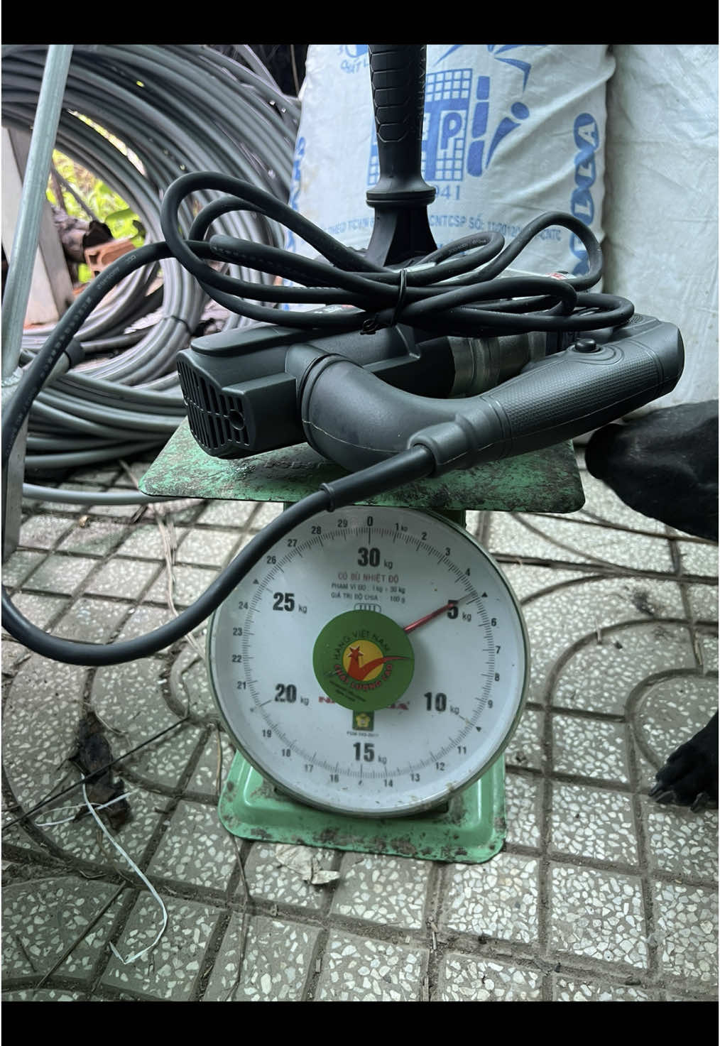 Đục 17ly 5kg nhẹ mà hiệu quả #camerathanhnhan #thanhnhancamera #duc17ly 