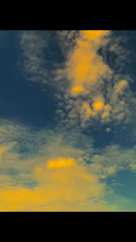 ليس لك الحق في ذرف الدموع على من لا يحل لك kamu tida berhak mengeluarkan air mata untuk seseorang yg belum halal bagimu. #arabic #arabicquotes #arabicsong #syairarab #quotesislami #foryou #quotes #xybca 