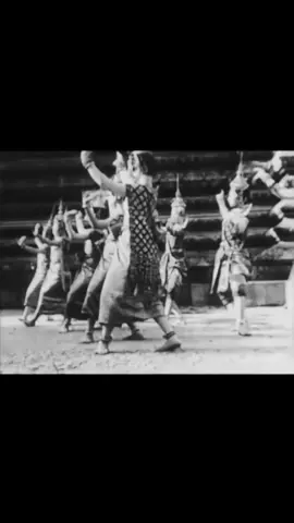 #វប្បធម៌ខ្មែរ🇰🇭🇰🇭 #របាំព្រះរាជទ្រព្យទម្រង់១០០ឆ្នាំមុន🇰🇭 #📍 #🌍 #❤️ #អប្សរាមហាអង្គរ #foryou #fpy 