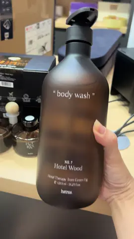 Sữa tắm Hetras cao cấp xịn xò thơm như nước hoa . Phải nói hãng này mùi nó đỉnh từ tinh dầu đến sữa tắm, bám mùi lâu dã man. Sale 4️⃣9️⃣0️⃣k/1 chai/1L #Hetras