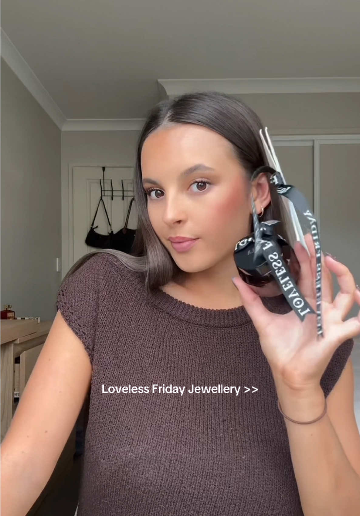 @Loveless Friday 💋💋 Use code ELLA20