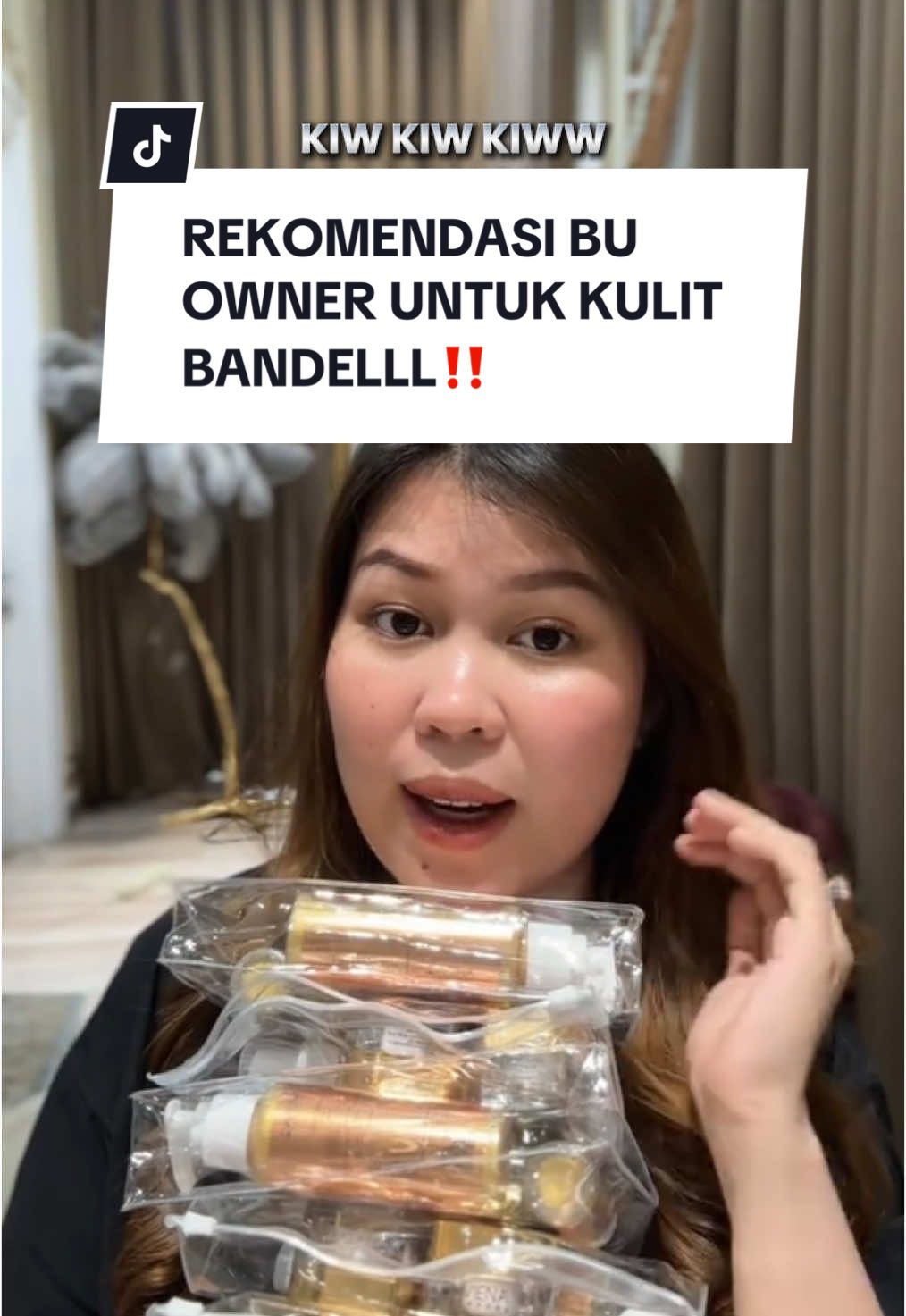 KIW KIW KIW KULIT SUSAH CERAH FLEK HITAM MERAPAT‼️🫵🏻 ini rekomendasi dari bu owner… punya keluhan kulit wajah lain?? Komen di kolom komentarrr😍#davienajakarta #davienaskincare #davienaskincareofficial #skincareviral #hargamurah #davienaskincarebpom #daviena #paketgoldseriesdavienaskincare 