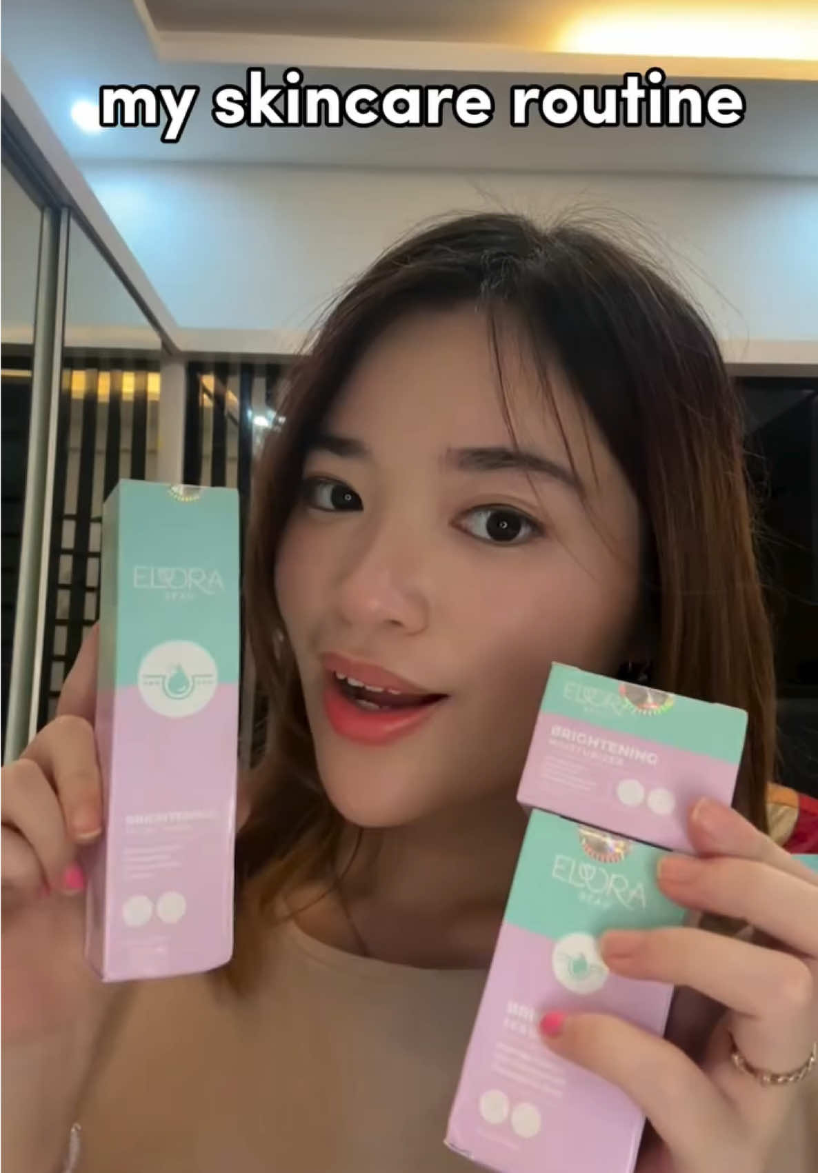 Bye kulit kusam setelah aku pakai skincare routine dari Elora Beu yang mengandung ingredients daun kelor yang pastinya bagus banget buat mencerahkan kulit 😍 #MorinGlow #Elora
