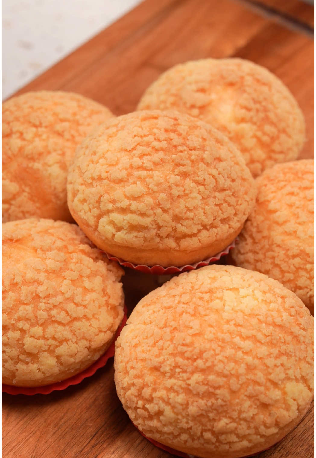 Episod 651 | Japanese Cream Puff atau Choux Au Croquelin | 2 Minit 1 Resepi by Che Sayang Kitchen Resepi penuh (15 pcs) Topping - 1/3 cawan gula (70 gram) - ⁠1/3 block butter (80 gram) - ⁠3/4 cawan tepung (90 gram) Puff - 3/4 cawan air (115 gram) - ⁠1 sudu besar butter - ⁠1 sudu besar gula - ⁠1/2 cawan tepung - 2 biji telur - 1 penutup esen vanila Filling - non dairy whipping cream #resepichesayang #chesayangkitchen