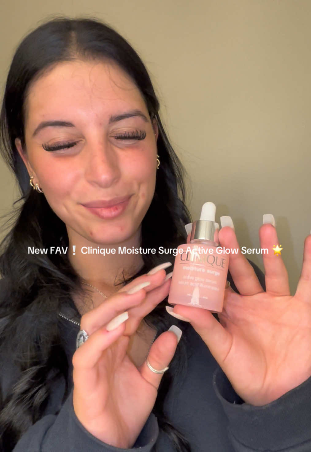 The hydrating, milky consistency is TOO good 😌 @Clinique #giftedbyclinique #skincare #skincareroutine #skincaretips #beautyhacks #beauty #moisturizer #clinique #trendingbeauty 