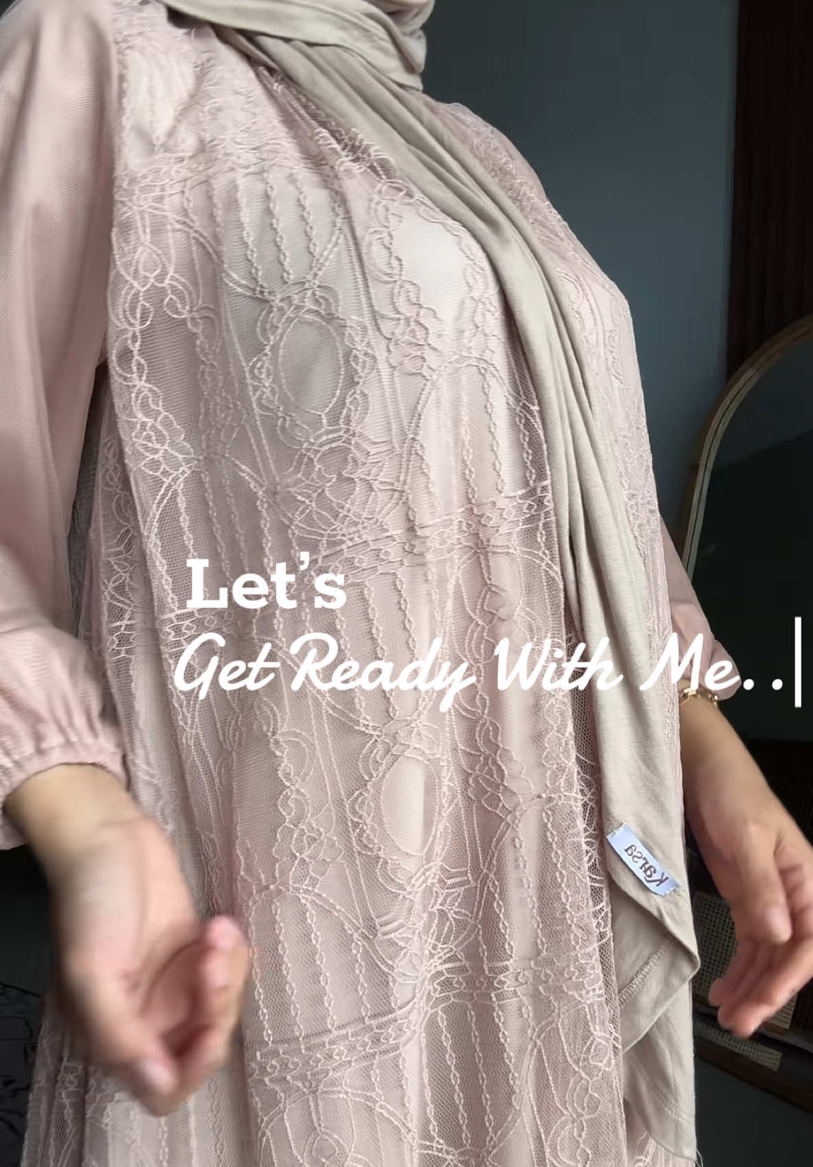 get ready with me 🤎✨ #hijabstyle #fitcheck #hijabstyle #outfitkondangan #hijabchic 