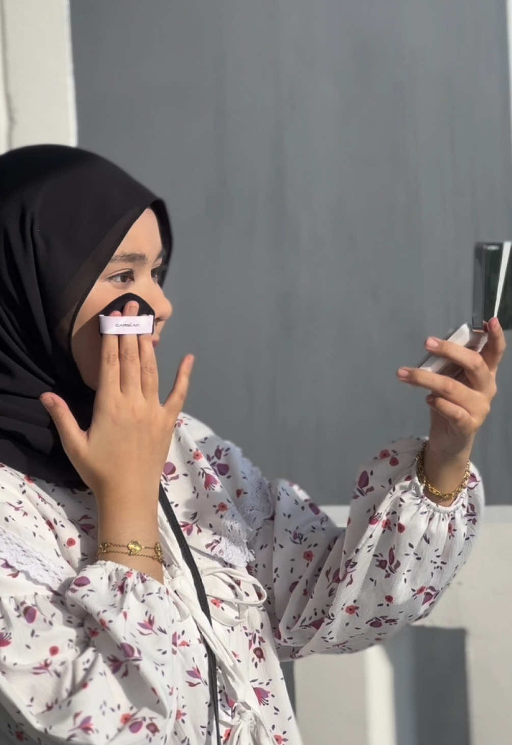 makeup base, setting powder, sunscreen, touch-up tool this baby does it ALL 🫶🏻 @Carslanmy  #CARSLAN #carslanmy #carslanpowder #sunscreenpowder #sunscreen #presspowder #oilcontrol #makeup #basemakeup #makeuphacks #newarrivals #uvprotection