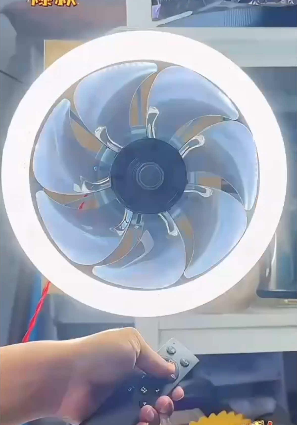 ลมเย็นมากๆ ไฟก็สว่างสะใจจิงๆ สะดวกสุดติดตั้งก็ง่าย มีรีโมทมาให้พร้อม ดีไซน์หรูหรา ราคาไม่แพงด้วย #ไฟledพร้อมพัดลม #พัดลมหลอดไฟ #พัดลมเพดาน 